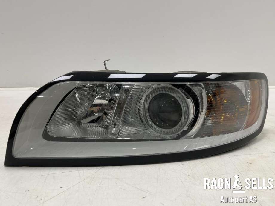 Frontlykt venstre halogen til Volvo S40, 2008-2012 (Type II, Fase 2) (31299583)