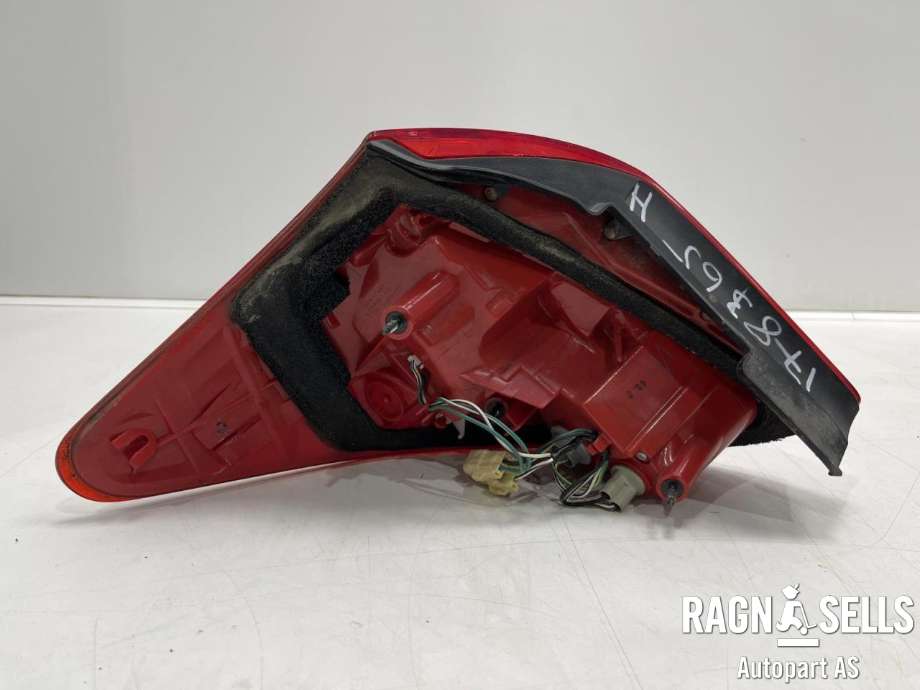 Baklykt høyre til Toyota RAV4 2006-2009 (Type III, Fase 1)  (8155142090|8155142091|)
