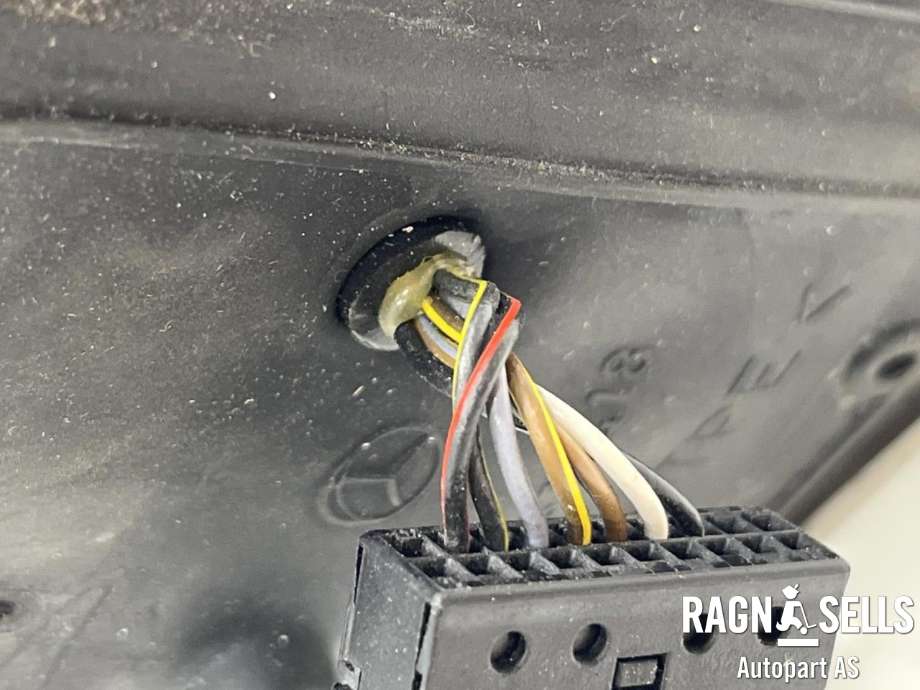 Speil høyre til Mercedes C-Klasse 2000-2004 (Fase 1) (W203) (W203) (A 203 810 64 76|)