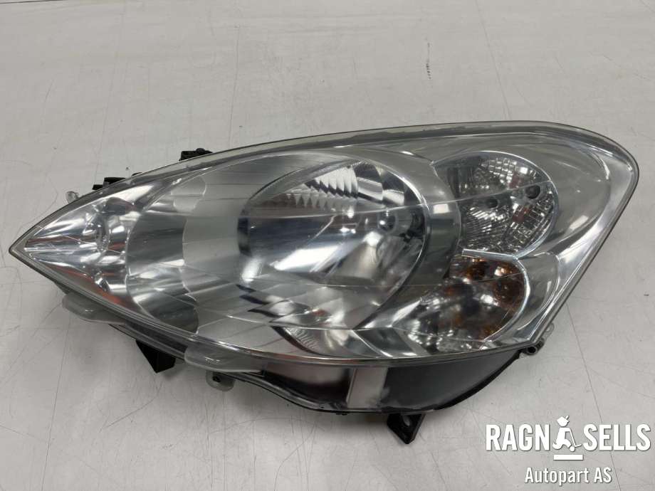 Frontlykt venstre halogen til Peugeot Partner, 2008-2015 (Type II, Fase 1)  (6208 K4)