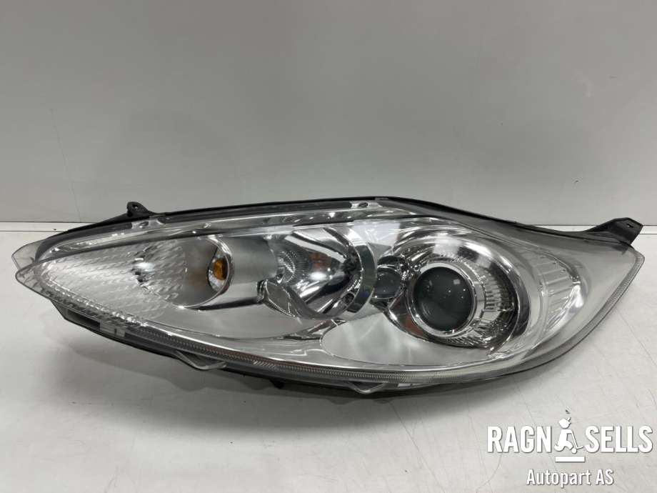 Frontlykt venstre halogen til Ford Fiesta, 2008-2012 (Type VI, Fase 1) (1740028)