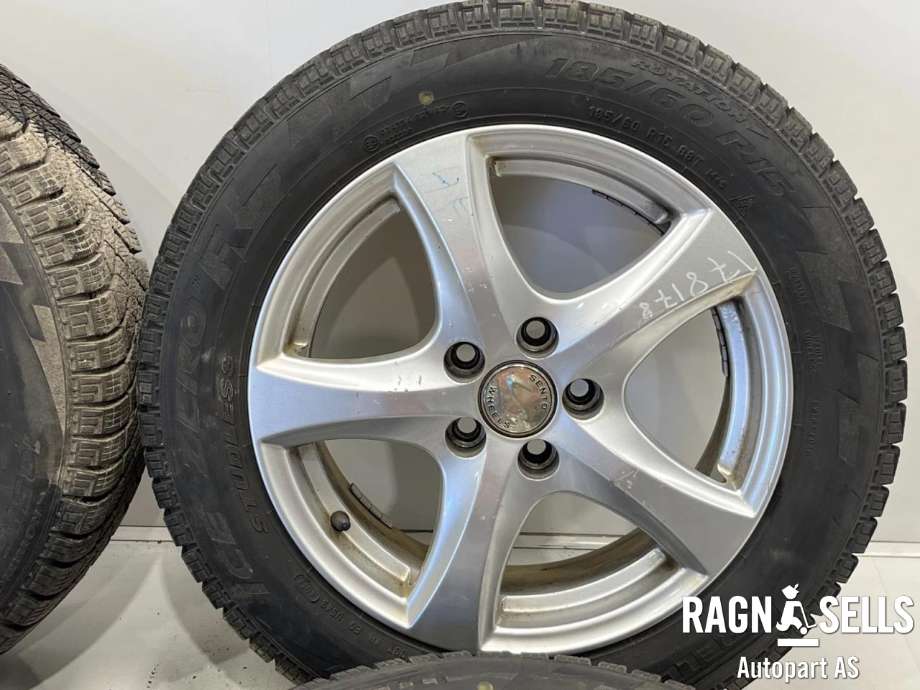 Hjulsett aluminium vinter til VW Polo 2005-2009 (Type IV, Fase 2)  (PIRELLI|5*100/ET35/57|1|15*6.0J|)