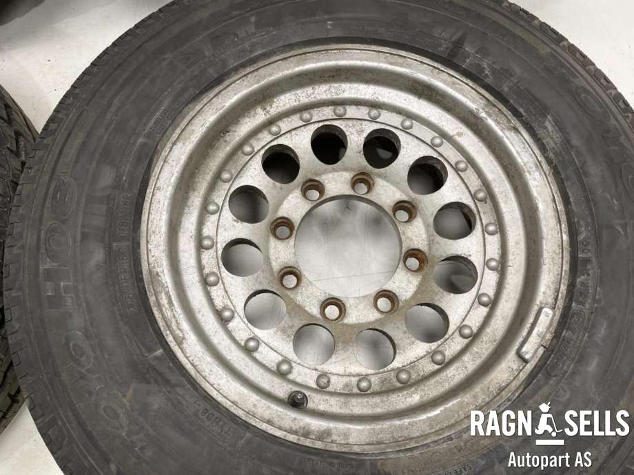 Felgsett aluminium til Dodge Van B-Serie 1979-1993  (225/75R16C|8X165|1/ET25/120|7|6J X 16)