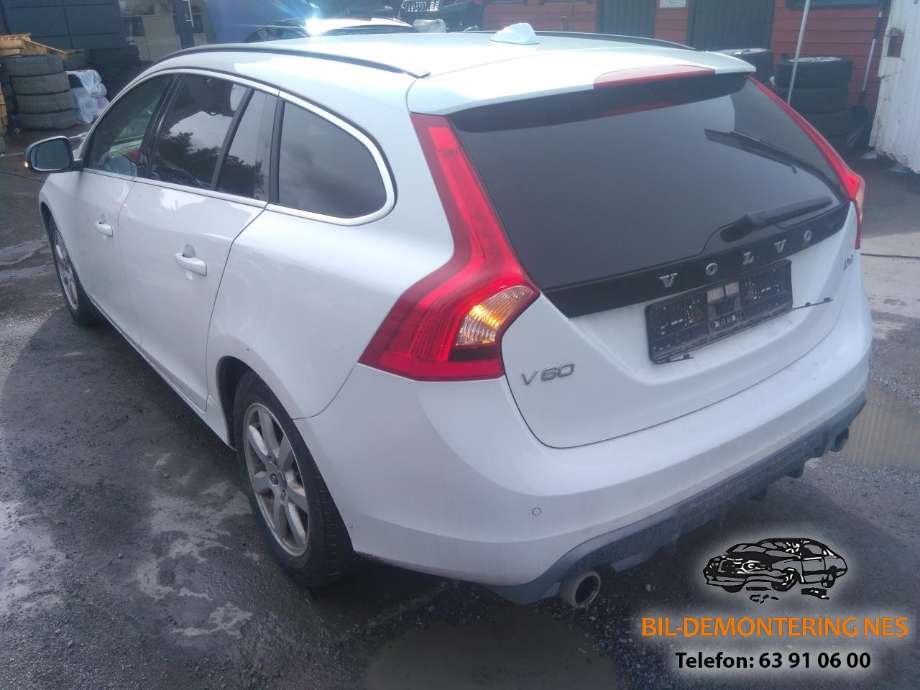 Volvo V60 2010-2013 (Type I, Fase 1) , Motorkode: D5204T3, Girkassekode: 31280564
