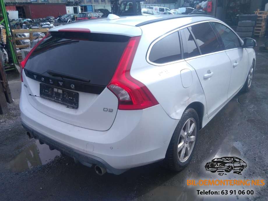 Volvo V60 2010-2013 (Type I, Fase 1) , Motorkode: D5204T3, Girkassekode: 31280564