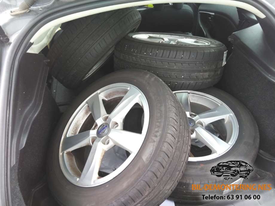 Volvo V40 2012-2019 delebil , Motorkode: B4164T4, Girkassekode: 