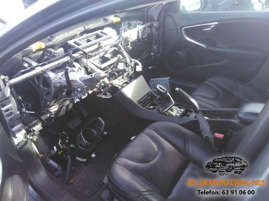 Volvo V40 2012-2019 delebil , Motorkode: D4204T16, Girkassekode: 