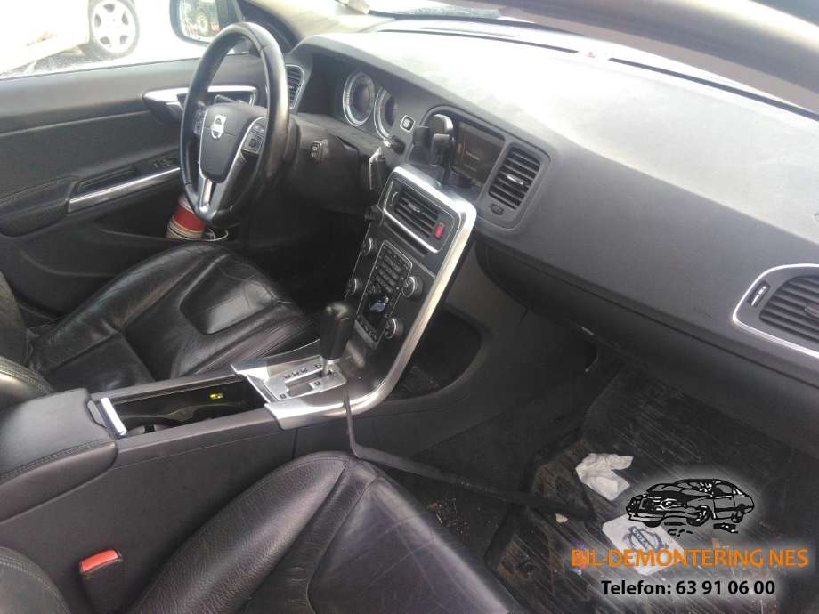 Volvo V60 2010-2013 (Type I, Fase 1) , Motorkode: D5204T3, Girkassekode: 