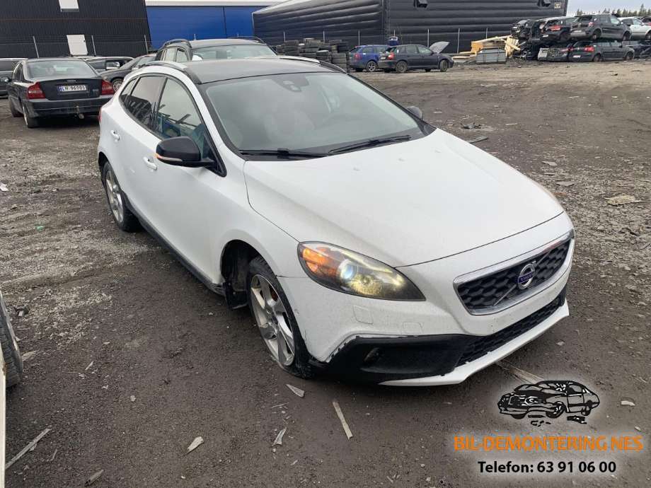Volvo V40 2012-2019 , Motorkode: D4162T, Girkassekode: 