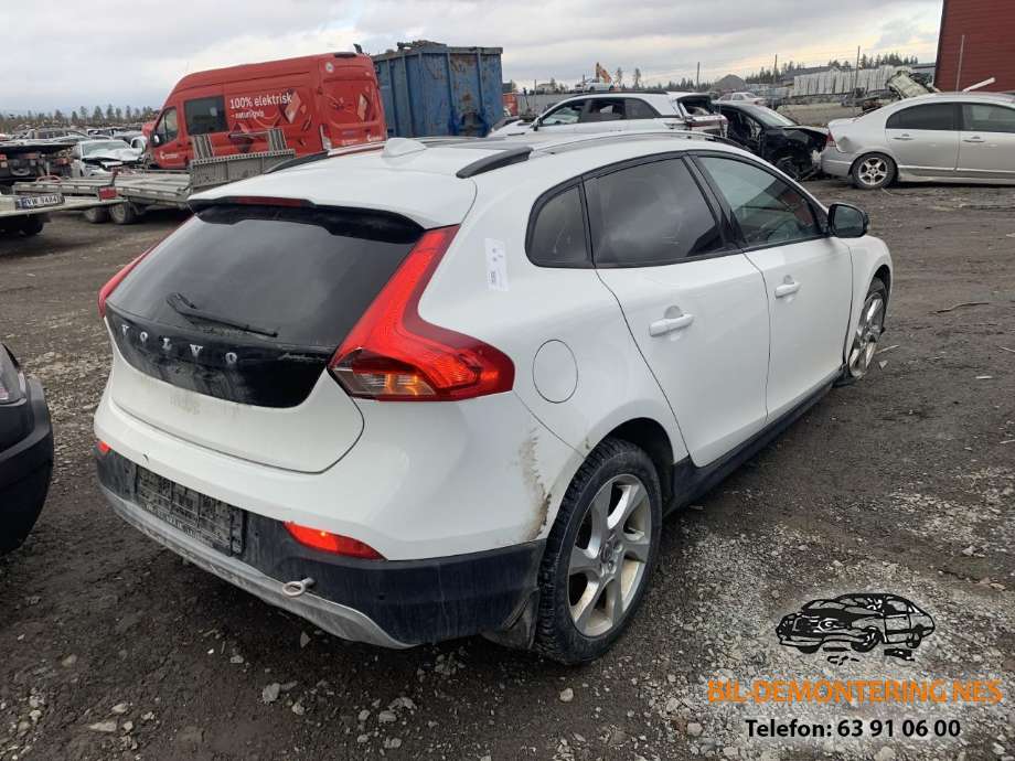Volvo V40 2012-2019 , Motorkode: D4162T, Girkassekode: 