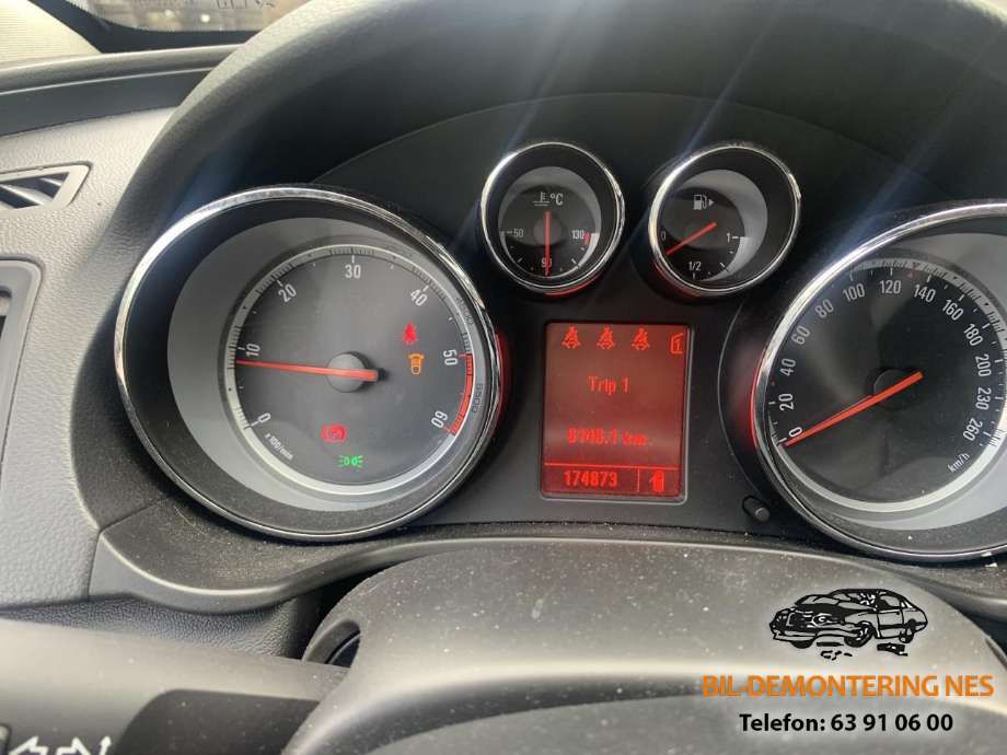 Opel Insignia A 2009-2014 , Motorkode: A20DTH, Girkassekode: 