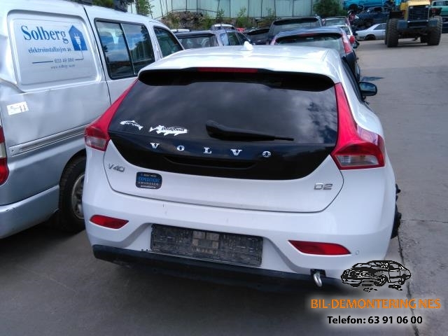 Volvo V40 2012-2019 , Motorkode: D4162T, Girkassekode: 