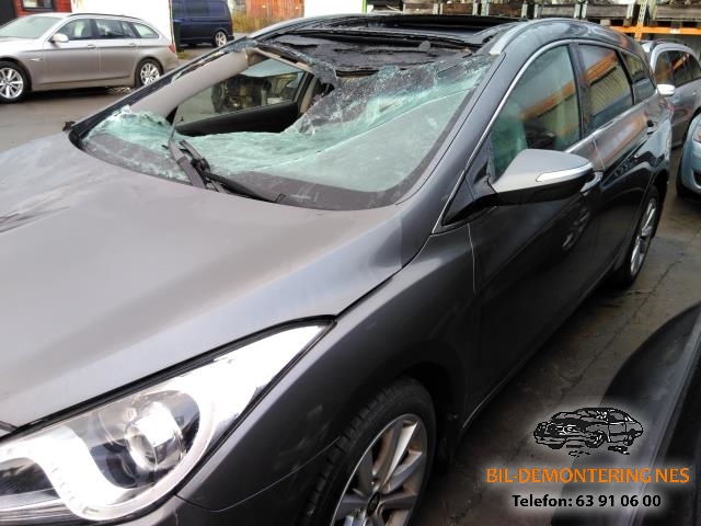 Hyundai i40 2012-2017 , Motorkode: D4FD, Girkassekode: