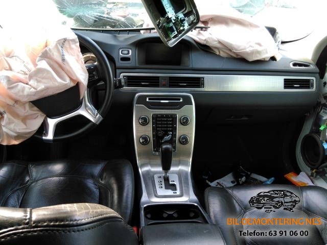 Volvo XC70 2008-2013 (Type II, Fase 1) , Motorkode: D5244T17, Girkassekode: 000000000011L3826838