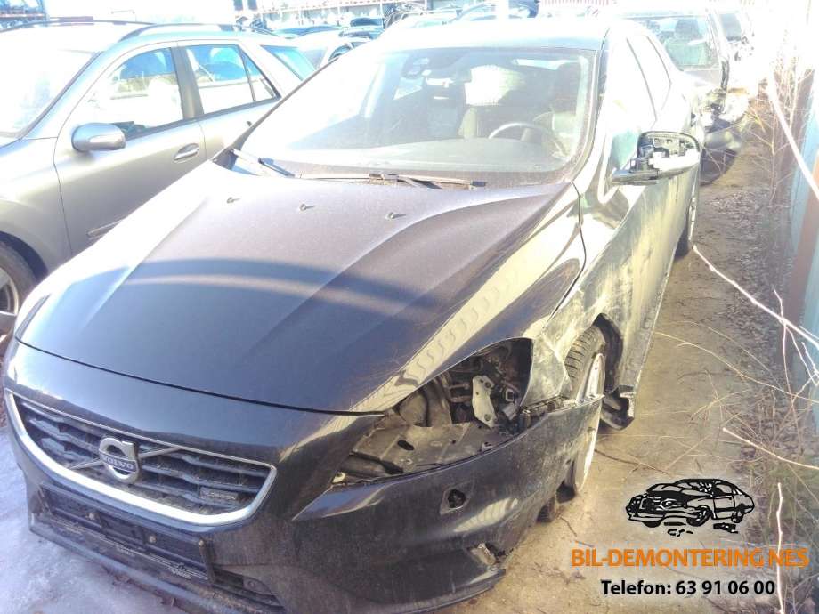 Volvo V40 2012-2019 , Motorkode: D5204T6, Girkassekode: 