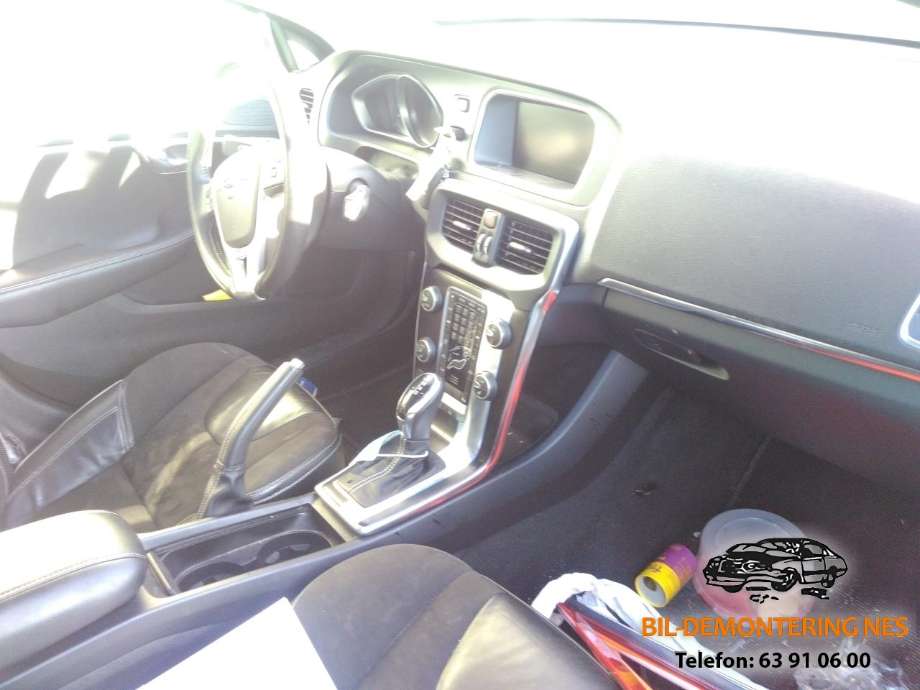 Volvo V40 2012-2019 , Motorkode: D5204T6, Girkassekode: 