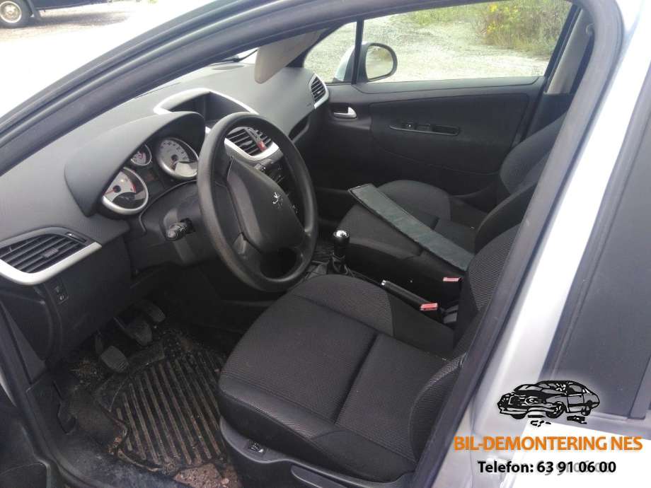 Peugeot 207 2006-2012 , Motorkode: 8HZ, Girkassekode: 2222XA