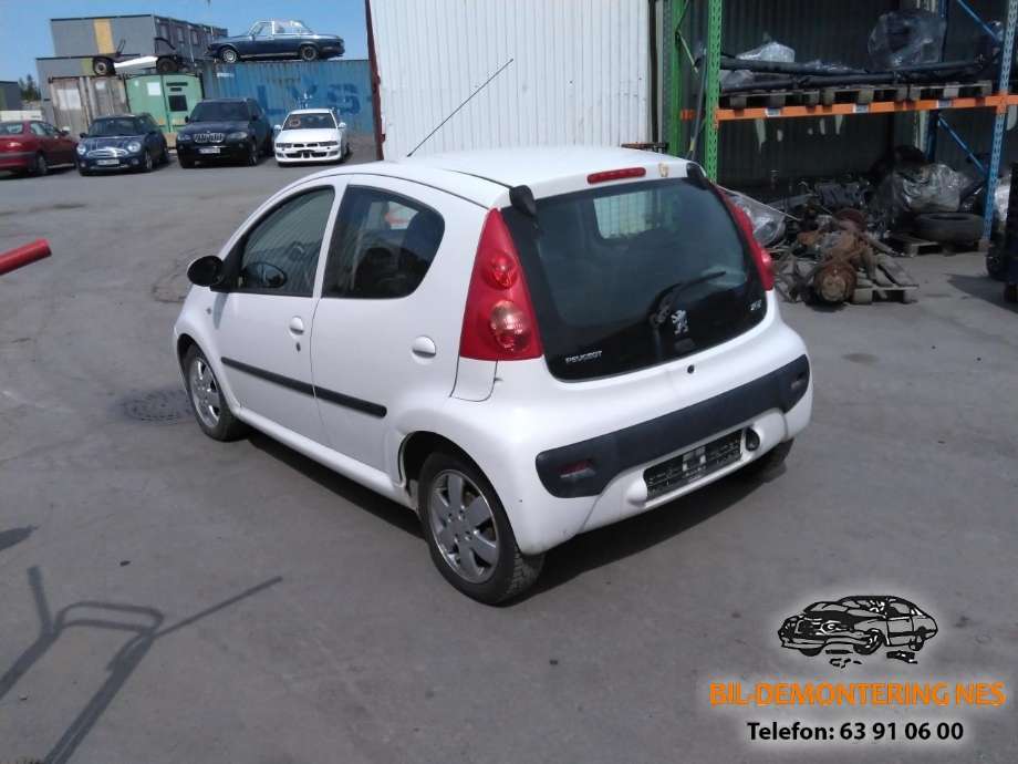 Peugeot 107 2006-2014 , Motorkode: 1KR-FE, Girkassekode: 