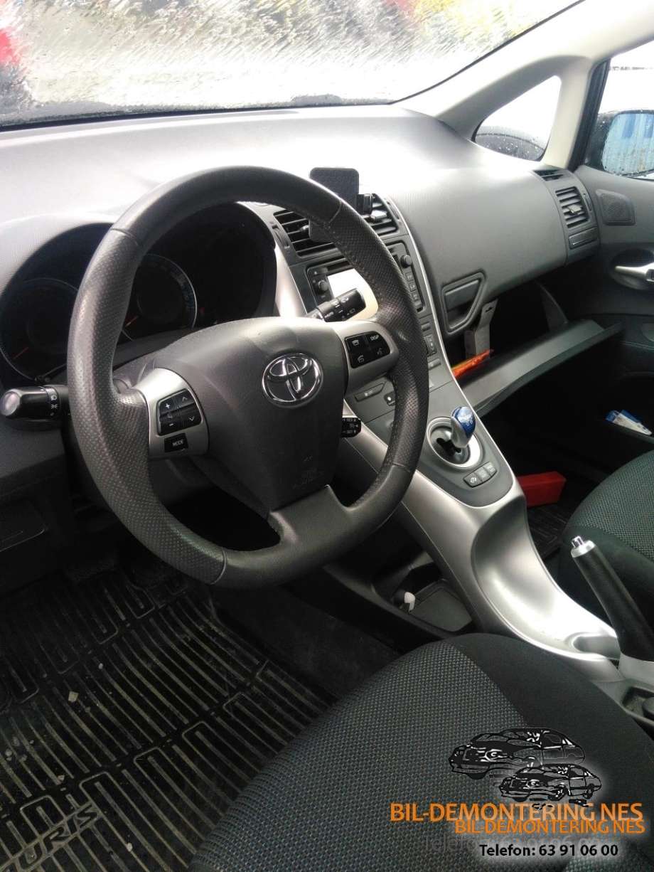 Toyota Auris 2010-2012 (Type I, Fase 2) , Motorkode: 2ZR-FXE, Girkassekode: 