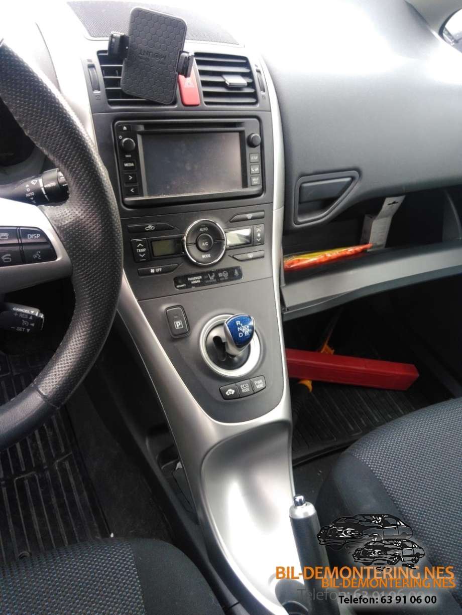 Toyota Auris 2010-2012 (Type I, Fase 2) , Motorkode: 2ZR-FXE, Girkassekode: 