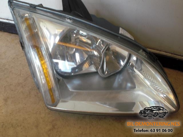 Frontlykt høyre halogen til Ford Focus, 2004-2007 (Type II, Fase 1)  