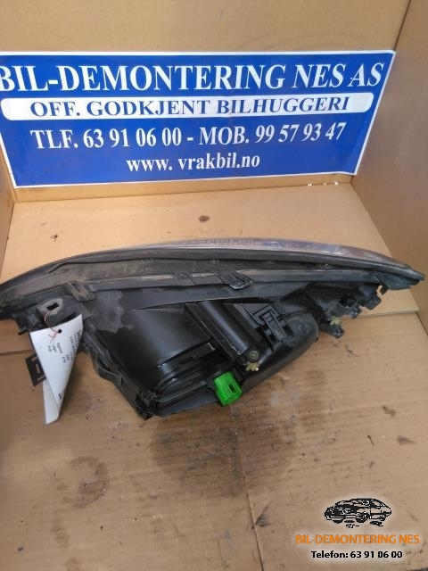 Frontlykt høyre halogen til Ford Mondeo 2001-2007 (Type III)  (AL|)