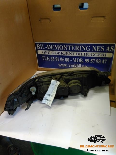 Frontlykt venstre xenon til Renault Laguna 2001-2005 (Type II, Fase 1) (VALEO|8200163323|)