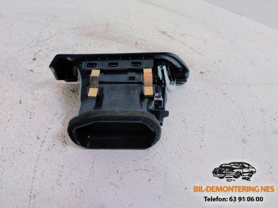 Dashbord friskluftdyse høyre til BMW 3-Serie 2012-2018 (F30/F31/F34) (F30/F31/F34) (9 218 550|)