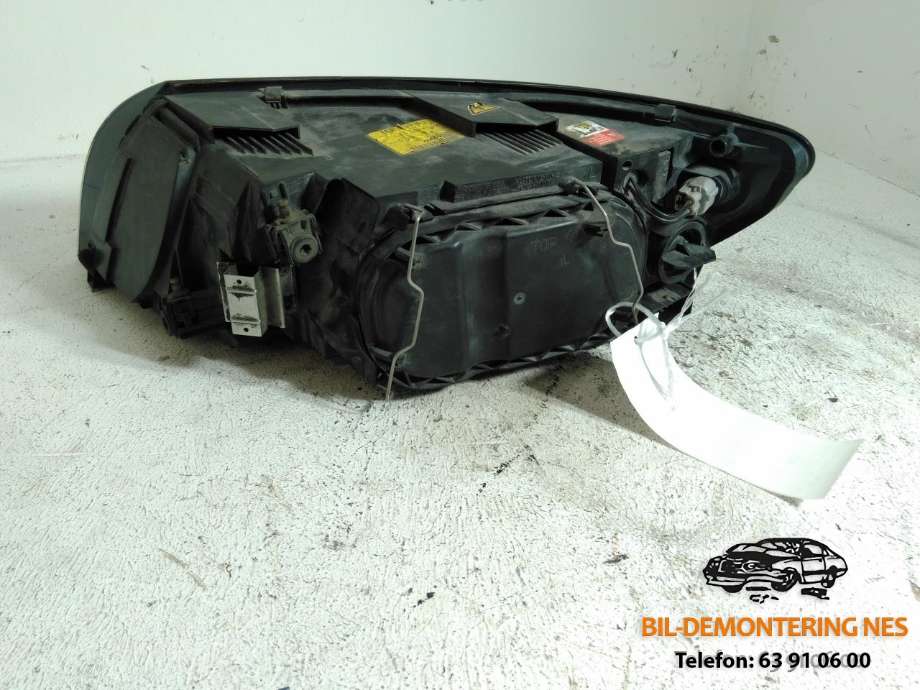 Frontlykt høyre xenon til Volvo S40 2004-2007 (Type II, Fase 1)  (0301198272|30698878|)