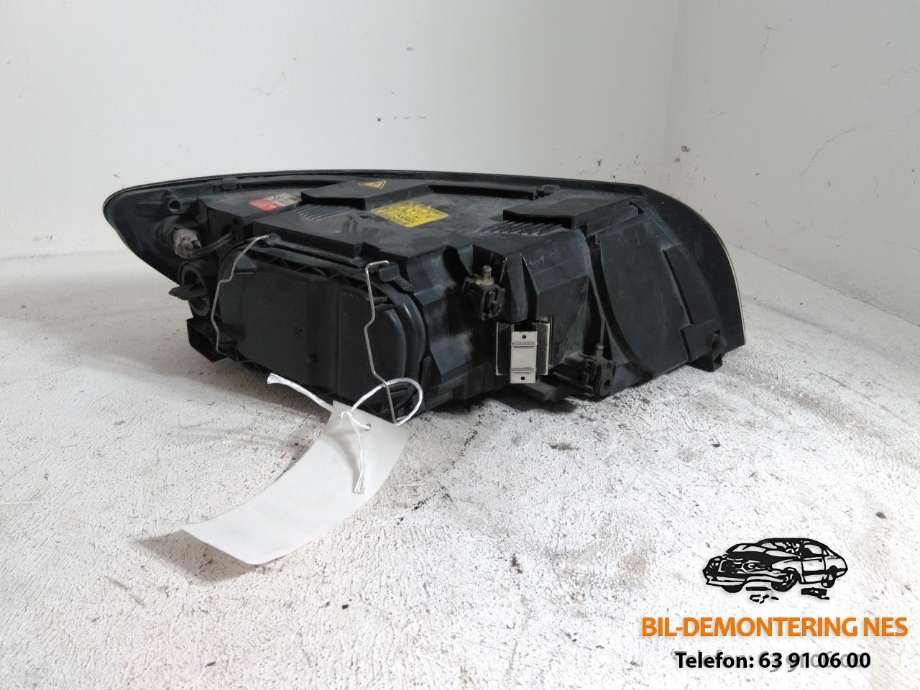 Frontlykt venstre xenon til Volvo S40 2004-2007 (Type II, Fase 1)  (0301198271|)