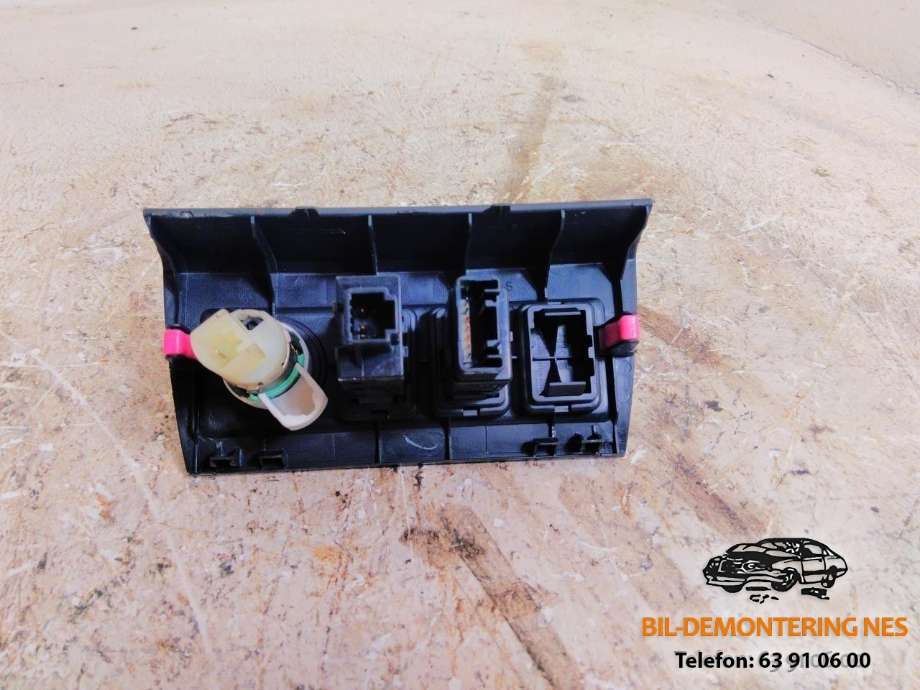 Bryter setevarme til Toyota RAV4 2006-2009 (Type III, Fase 1)  