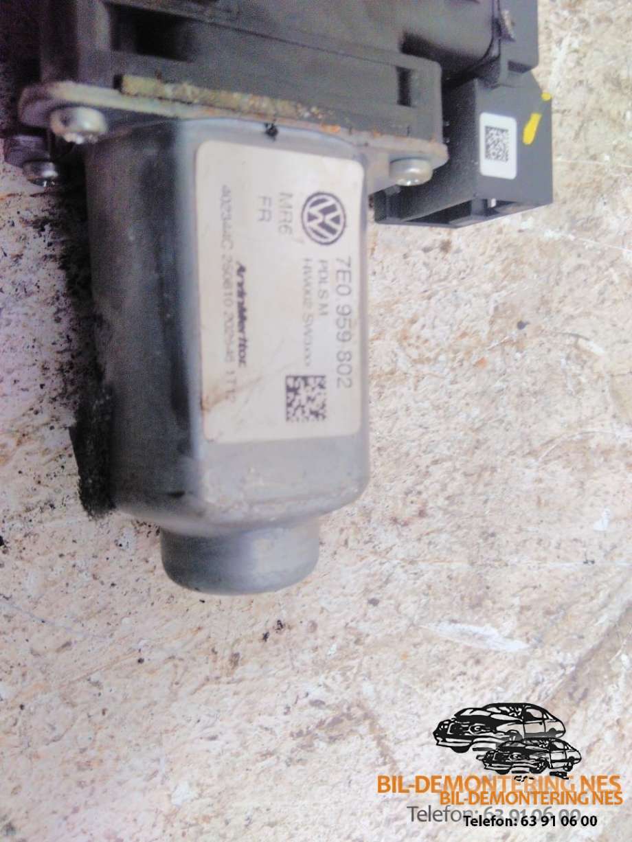 Ruteheis, kun motor, høyre foran til VW Transporter / Caravelle 2009-2015 (Fase 2) (T5) (T5) (7E0959802|)