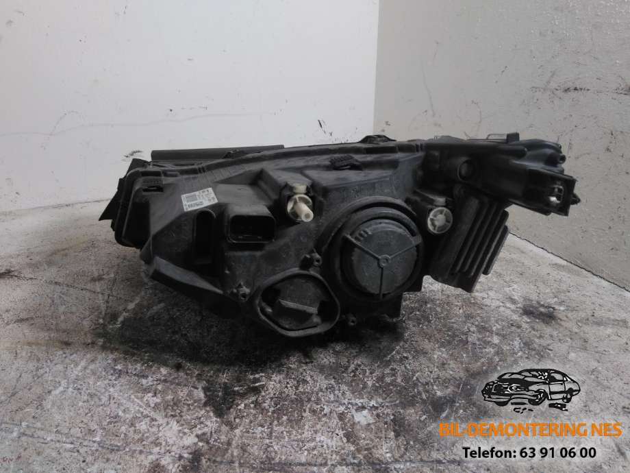 Frontlykt høyre halogen til BMW i3 2013-2022  (VALEO|90043398|63 11 7 448 388|)