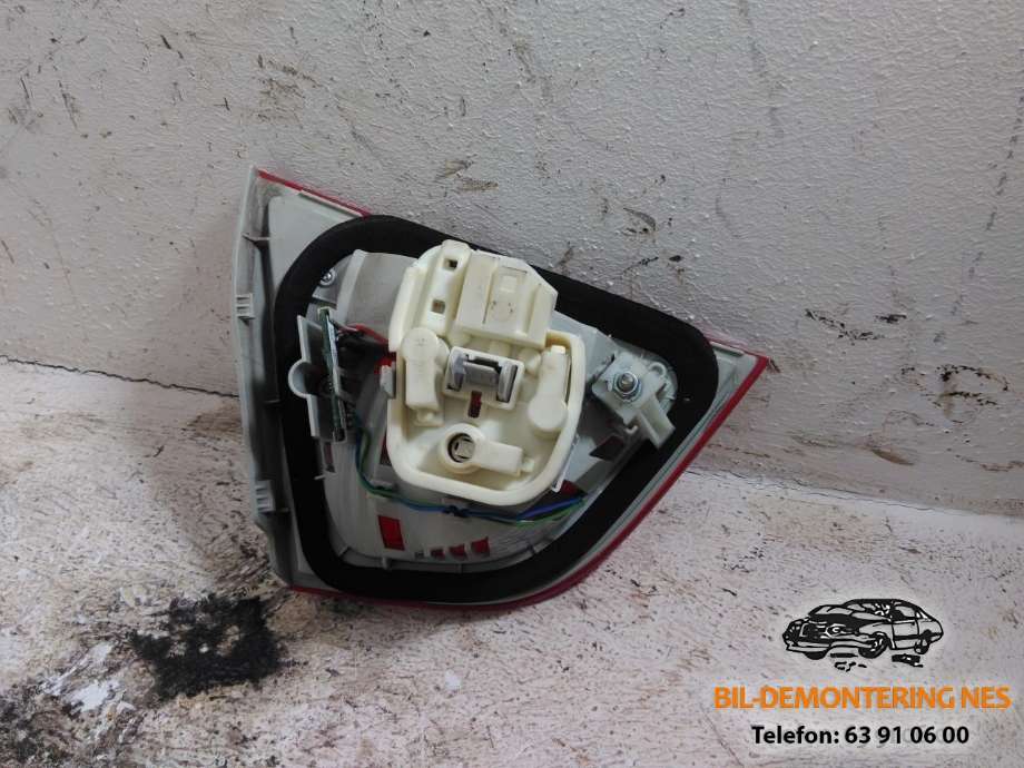 Baklykt venstre indre til BMW 3-Serie 2005-2011 (E90/E91/E92/E93) (E90/E91/E92/E93) (63 21 7 289 427|)