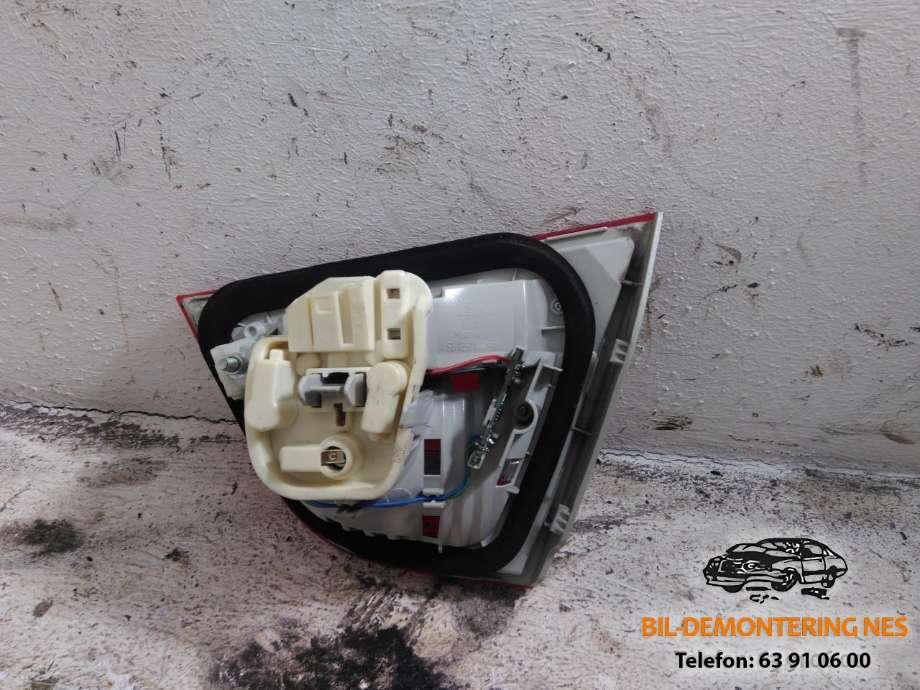 Baklykt venstre indre til BMW 3-Serie 2005-2011 (E90/E91/E92/E93) (E90/E91/E92/E93) (63 21 7 289 427|)