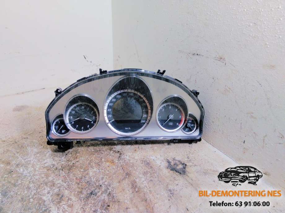 Instrumentpanel til Mercedes E-Klasse, 2009-2013 (Fase 1) (W212) (W212) (A2129005803)