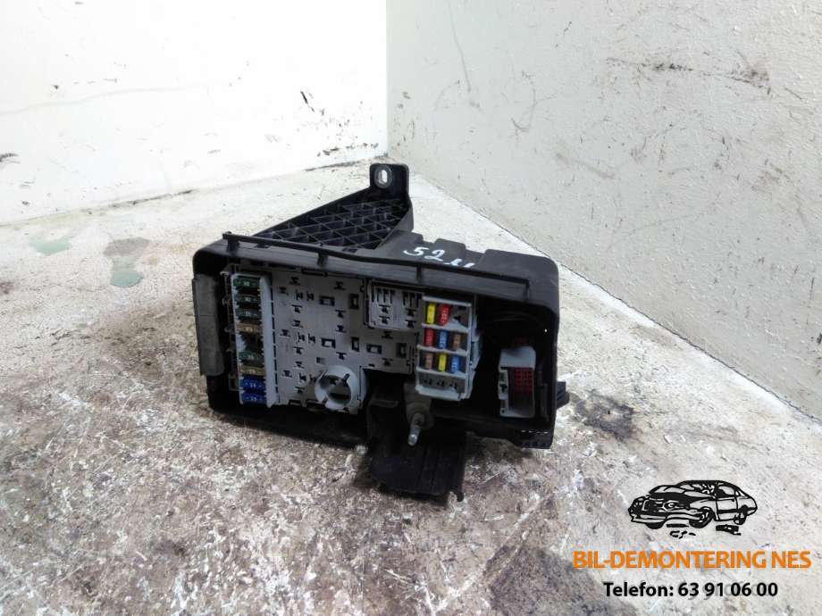 Sikringsboks motorrom til Volvo XC70, 2005-2007 (Type I, Fase 2)  