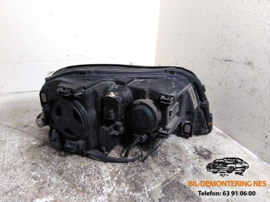 Frontlykt venstre halogen til Volvo XC90 2007-2014 (Type I, Fase 2) (VALEO|30744007|)