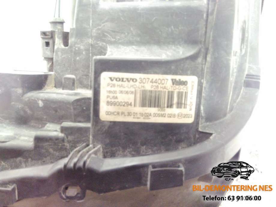 Frontlykt venstre halogen til Volvo XC90 2007-2014 (Type I, Fase 2) (VALEO|30744007|)