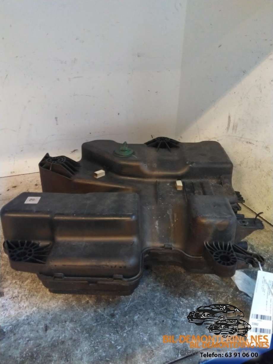 AdBlue tank til Peugeot Expert, 2016-->> (Type III)  (98 423 165 80)