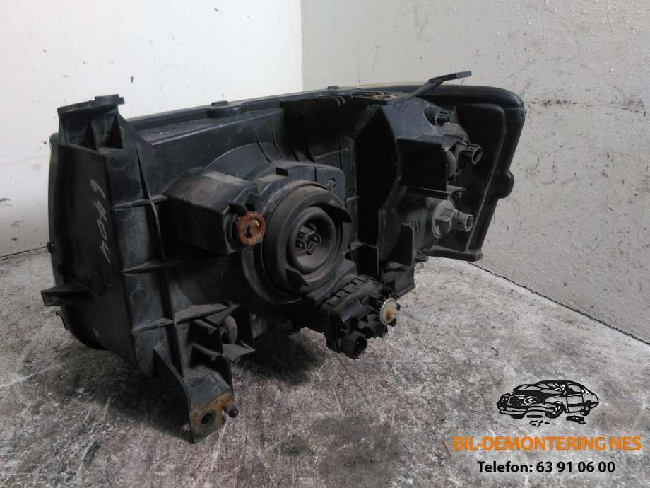 Frontlykt venstre halogen til Ford Ranger (Europa) 2007-2011  