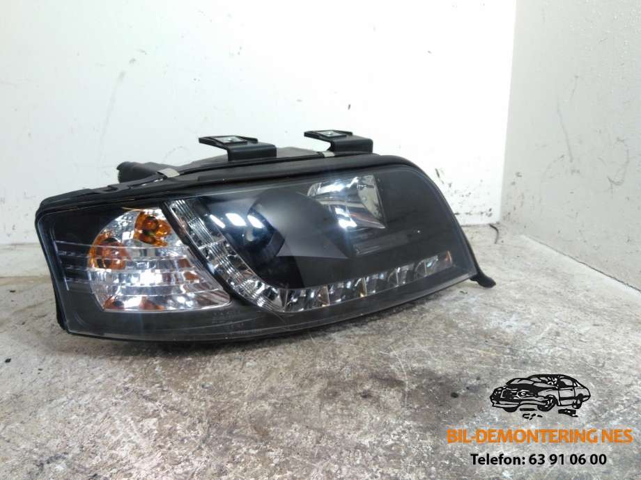 Frontlykt høyre halogen til Audi A6, 2001-2004 (Type II, Fase 2) (C5) (C5) 
