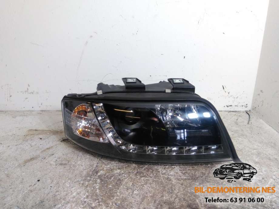 Frontlykt høyre halogen til Audi A6 2001-2004 (Type II, Fase 2) (C5) (C5) 