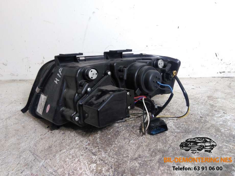 Frontlykt høyre halogen til Audi A6 2001-2004 (Type II, Fase 2) (C5) (C5) 