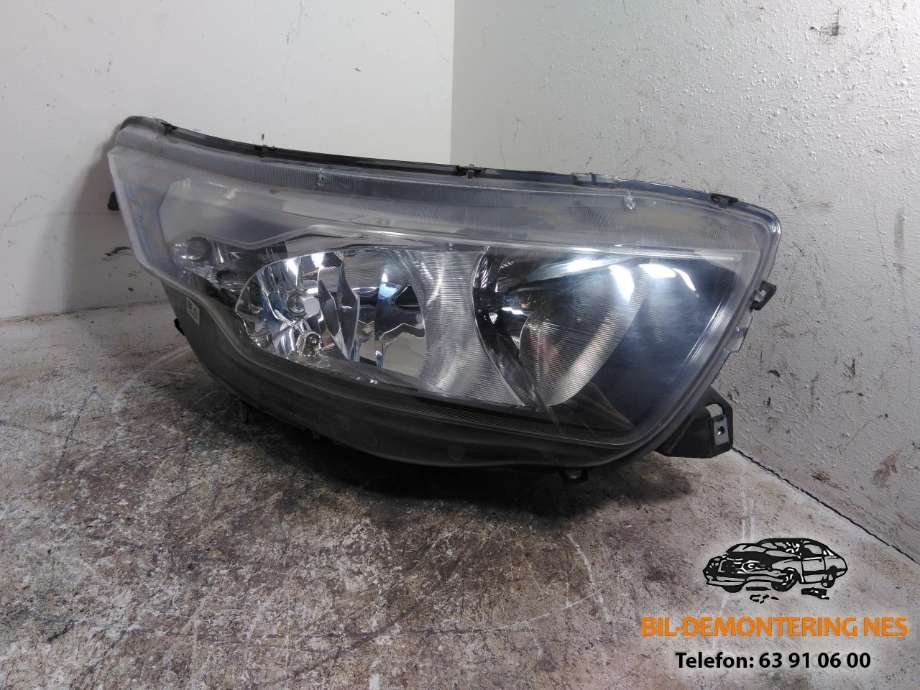 Frontlykt høyre halogen til Iveco Daily, 2014-->> (Type VI)  (5801473749)