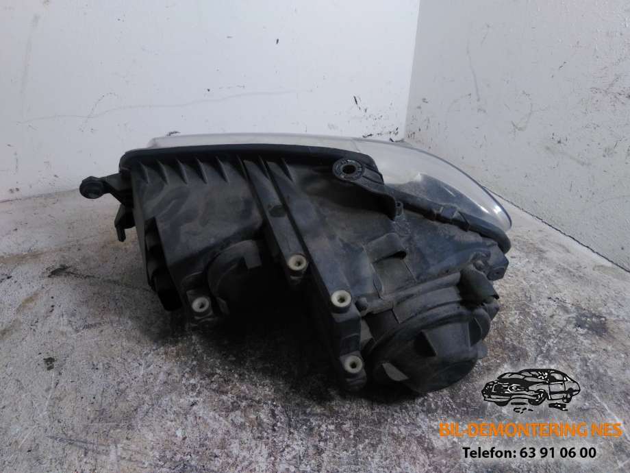 Frontlykt høyre halogen til VW Touran 2007-2010 (Type I, Fase 2)  (AUTOMOTIVE LIGHTING|0301233302|)