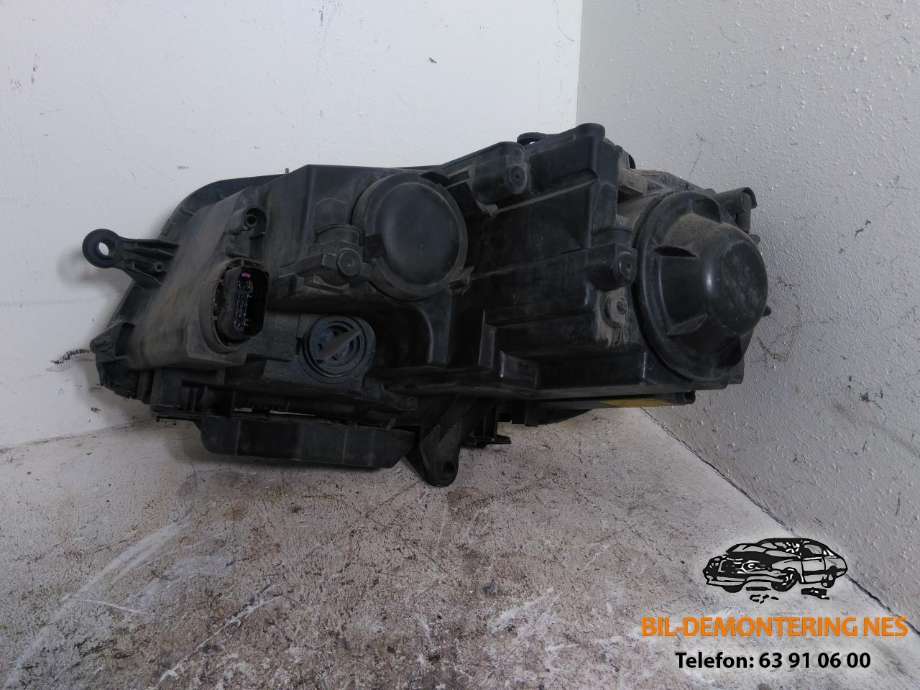 Frontlykt høyre halogen til VW Touran 2007-2010 (Type I, Fase 2)  (AUTOMOTIVE LIGHTING|0301233302|)