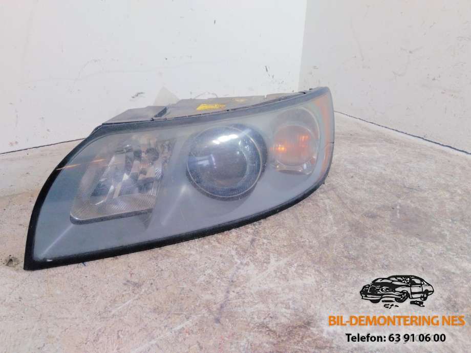 Frontlykt venstre xenon til Volvo V50 2004-2007 (Fase 1) (30698889|0301198273|)