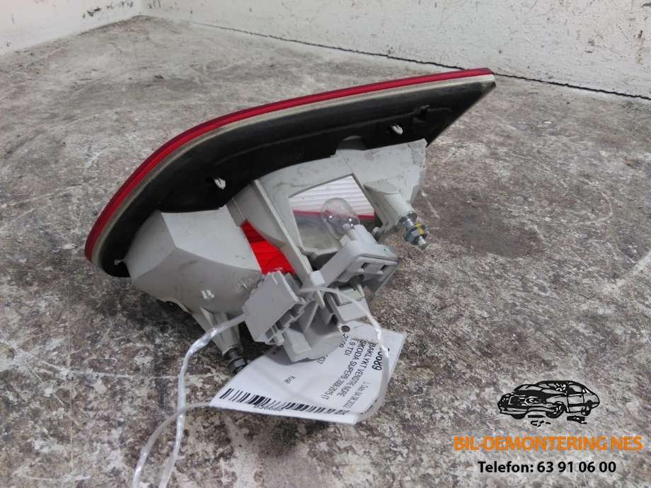 Baklykt venstre indre til Škoda Superb 2008-2015 (Type II)  (08S3T5945093|)