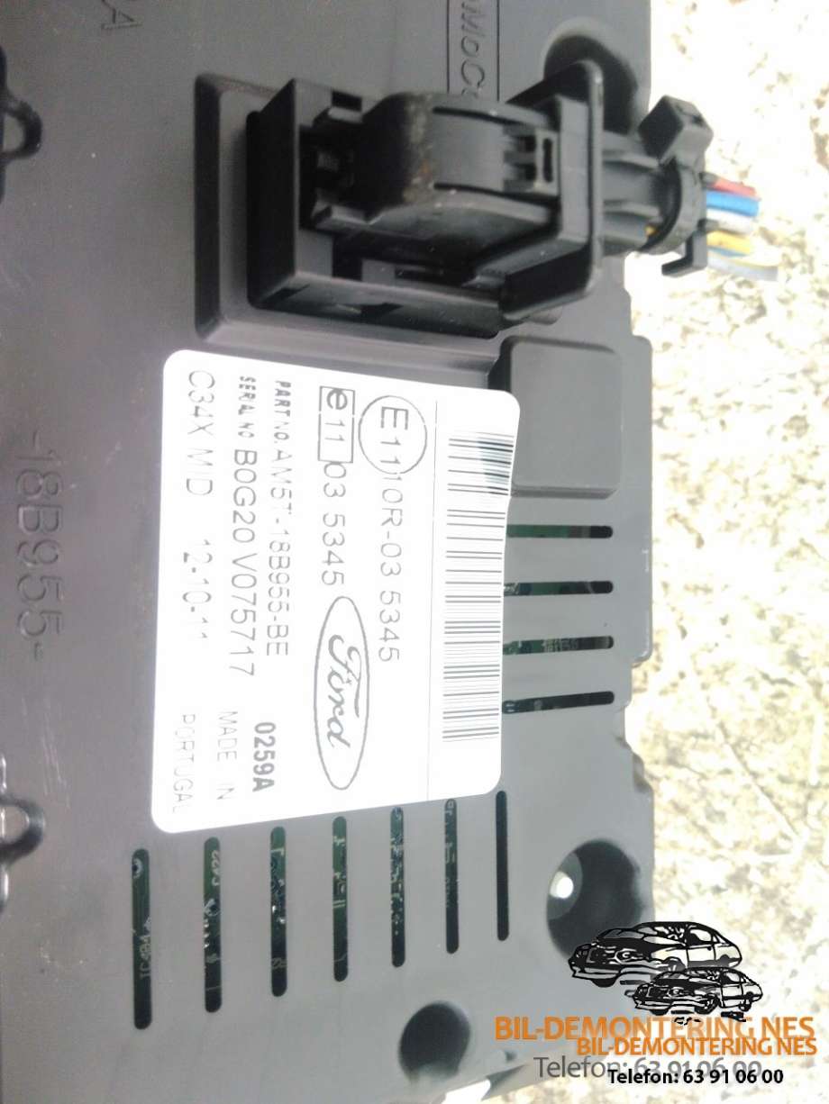 Bilstereo navigasjon skjerm til Ford Focus 2011-2014 (Type III, Fase 1)  (AM5T18B955BE|)
